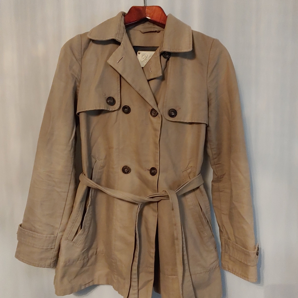 Classic Double-Breasted Beige Trench Coat